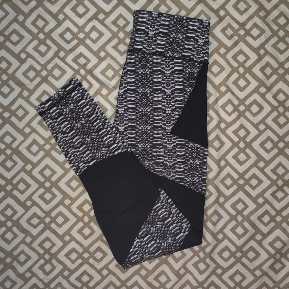 🐍 Snake Skin Print Leggings